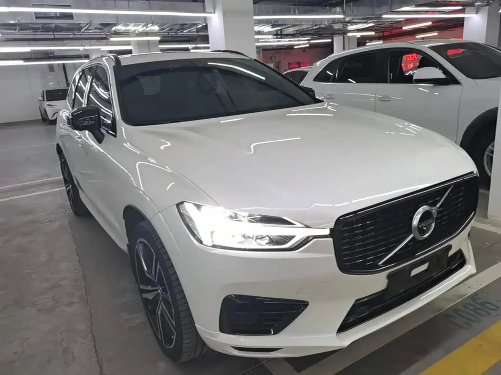 Volvo XC60 Plug-in Hybrid 2021 — Фото 4/20