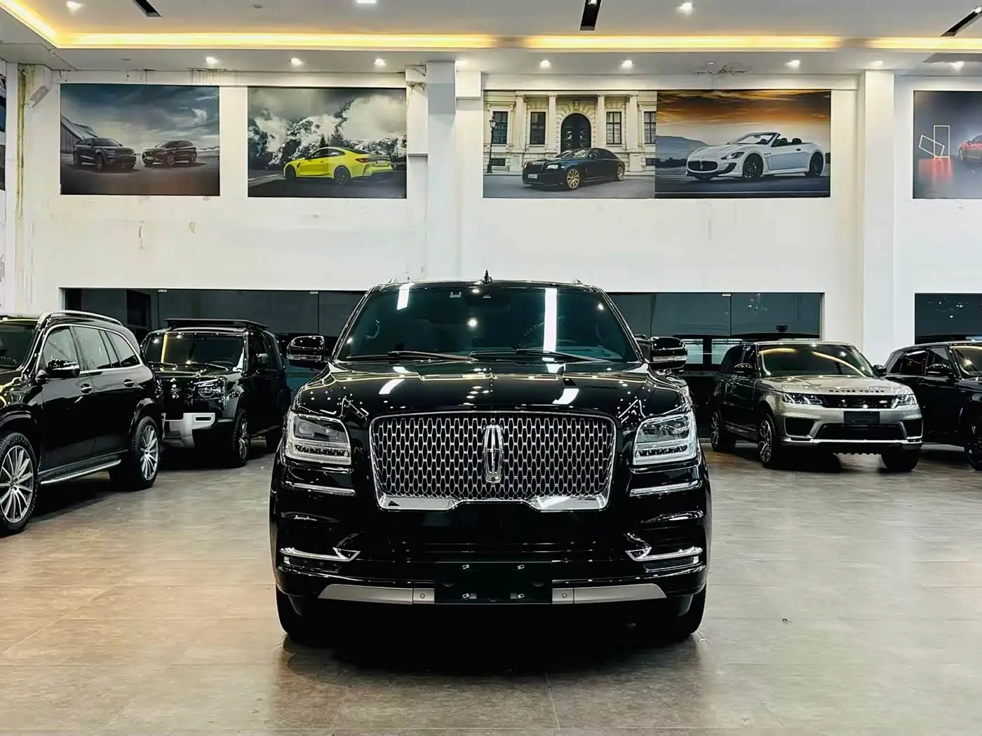 Lincoln Navigator 2022 — Photo 2/9