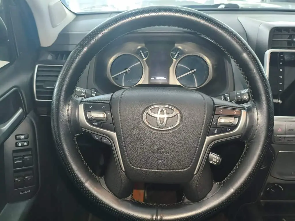 Toyota Prado 2019 — Фото 9/18