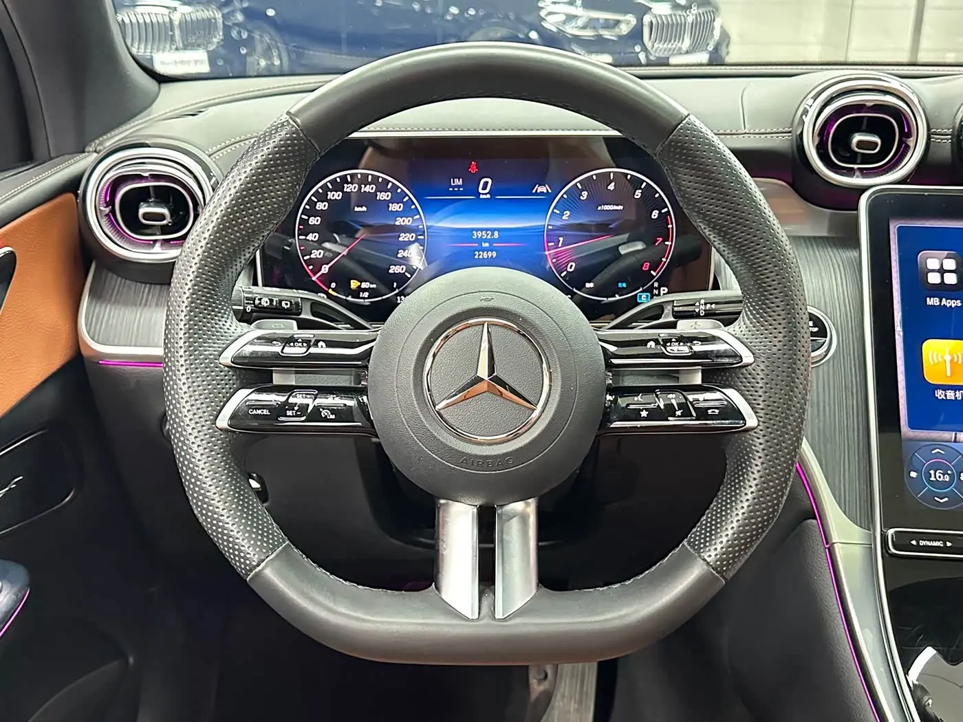Mercedes-Benz GLC 2025 — Photo 17/20