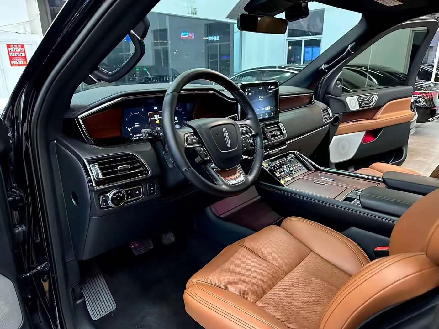 Lincoln Navigator 2022 — Photo 6/9