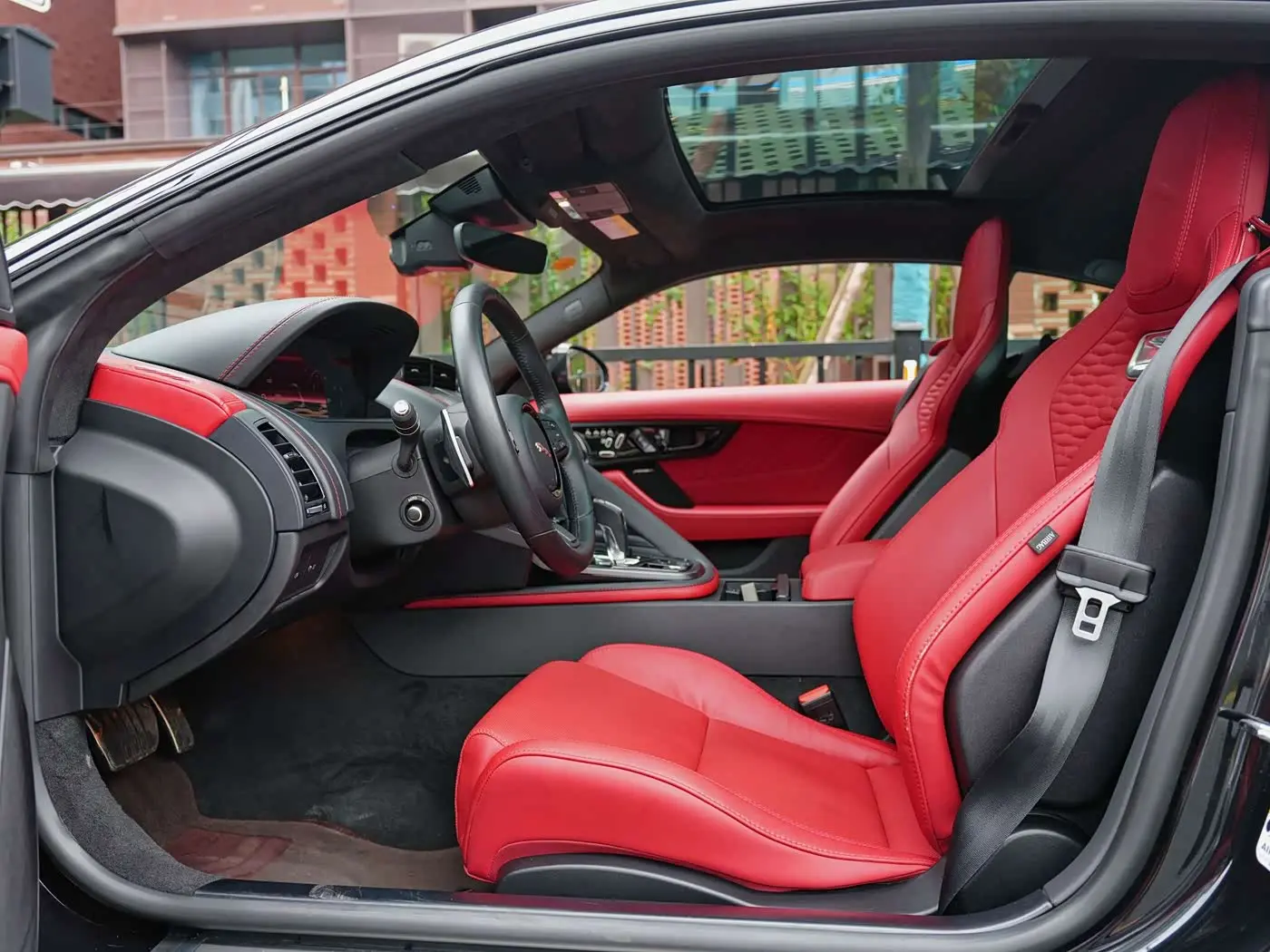 Jaguar F-TYPE 2024 — Photo 9/12