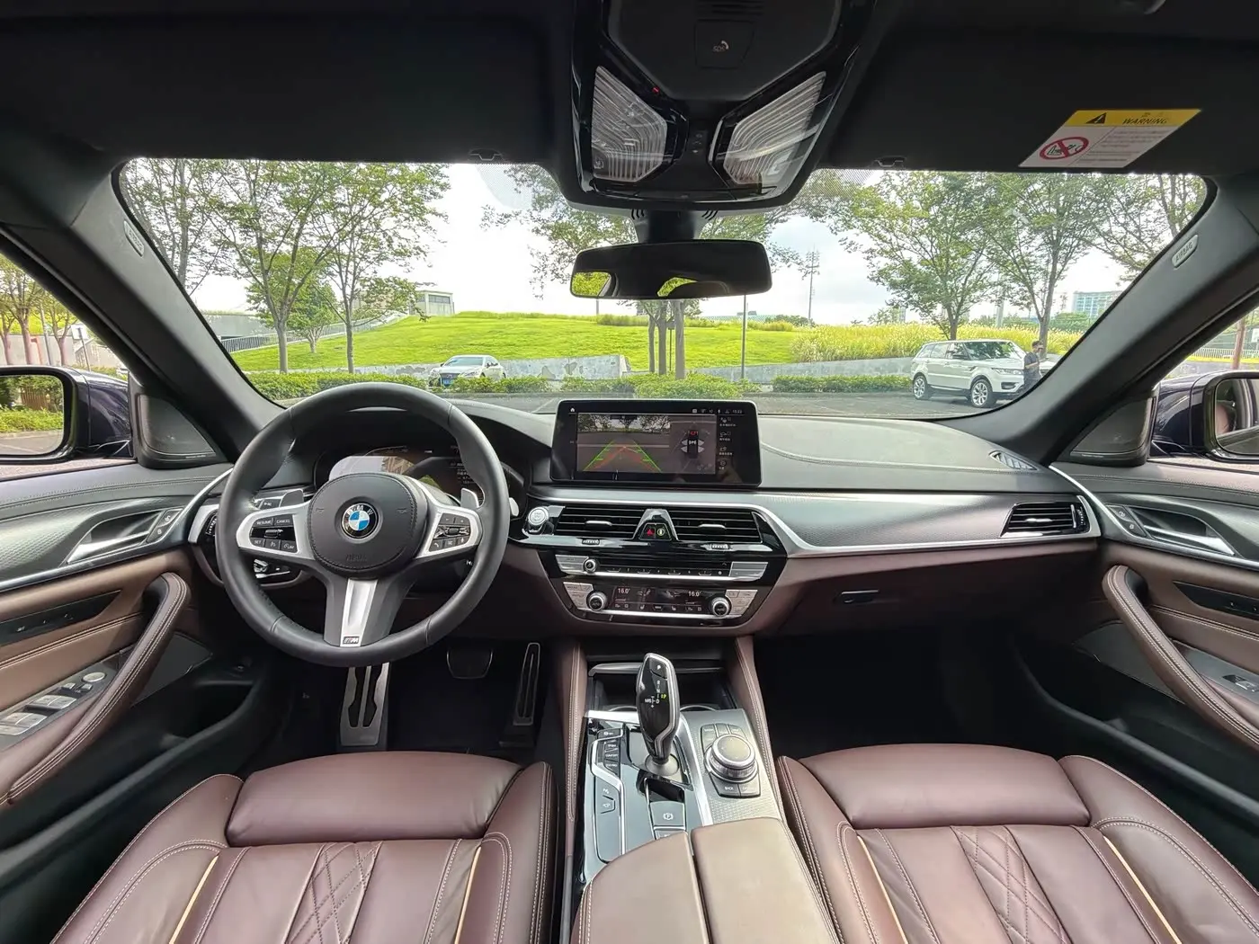 BMW 5 Series 2022 — Photo 12/12