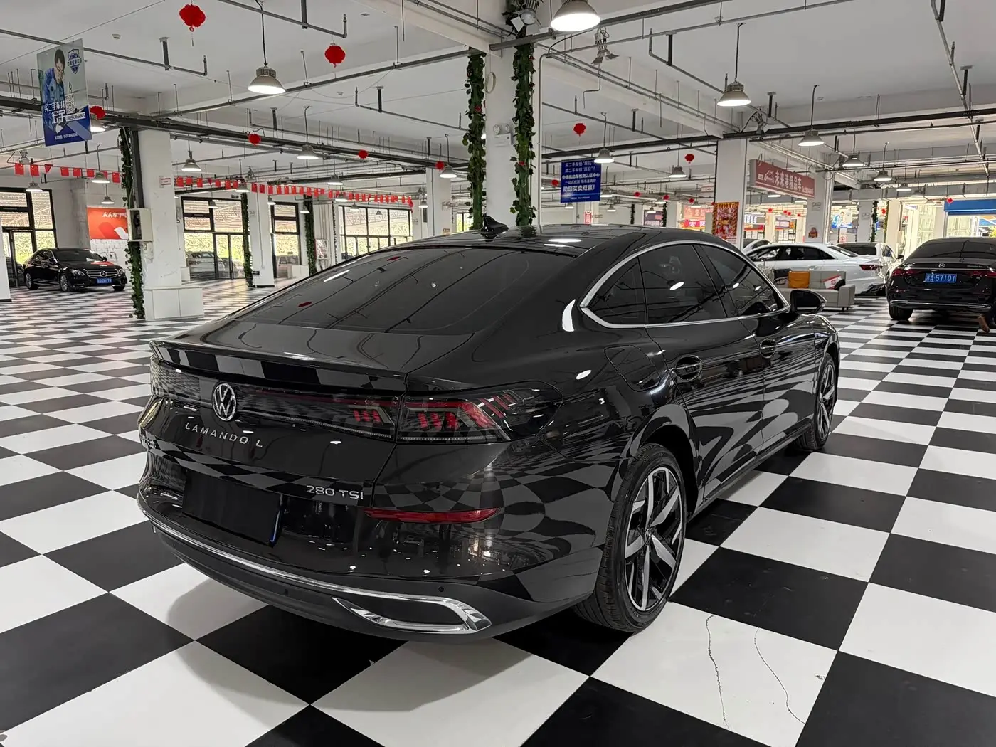 Volkswagen Lamando 2022 — Photo 4/19