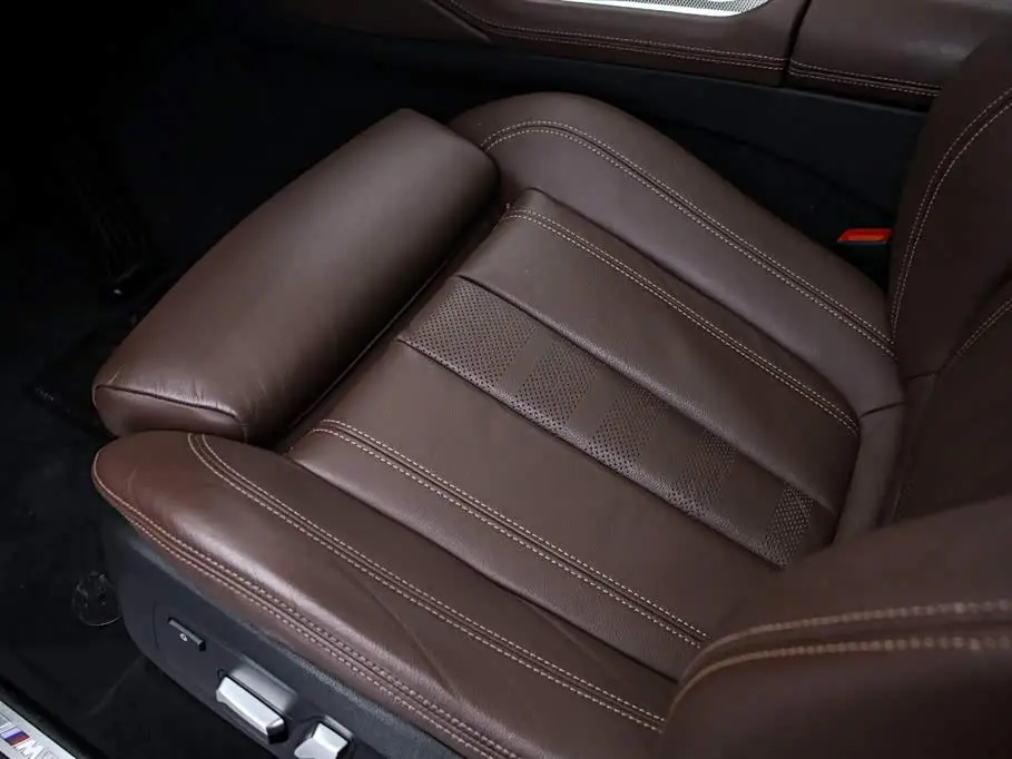 BMW X6 2023 — Photo 13/17