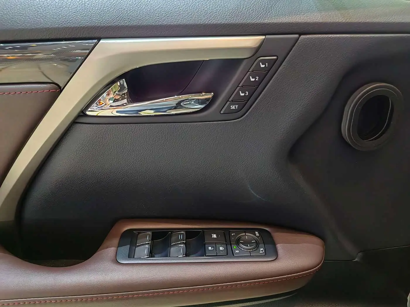 Lexus RX 2019 — Şəkil 9/17