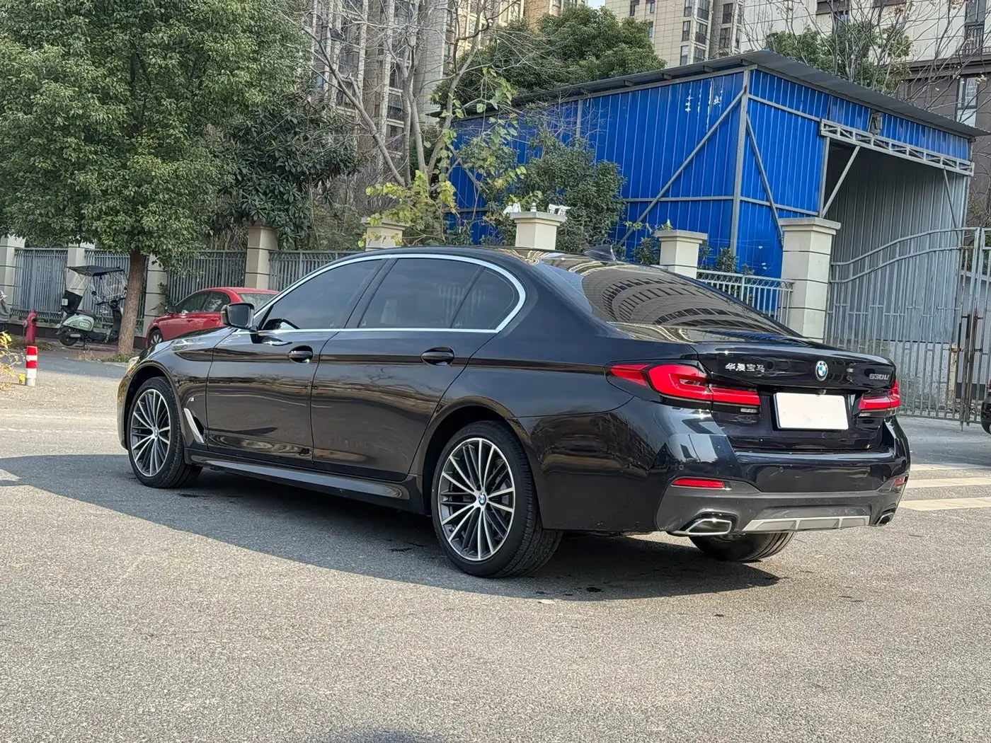 BMW 5 Series 2023 — Photo 16/16