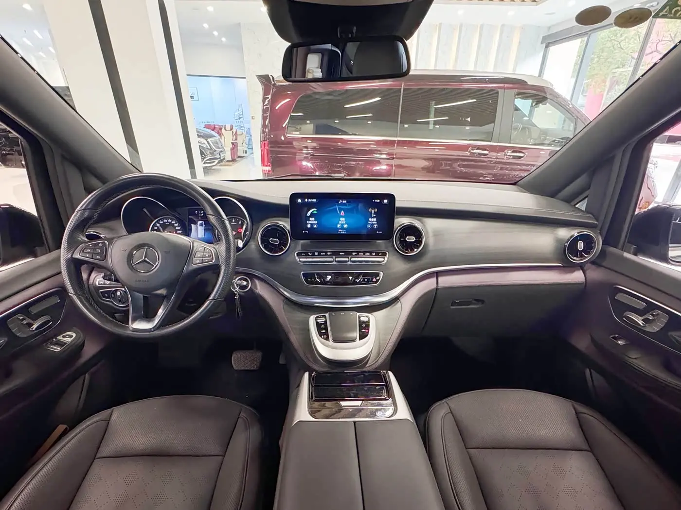 Mercedes-Benz V-Class 2022 — Photo 4/14