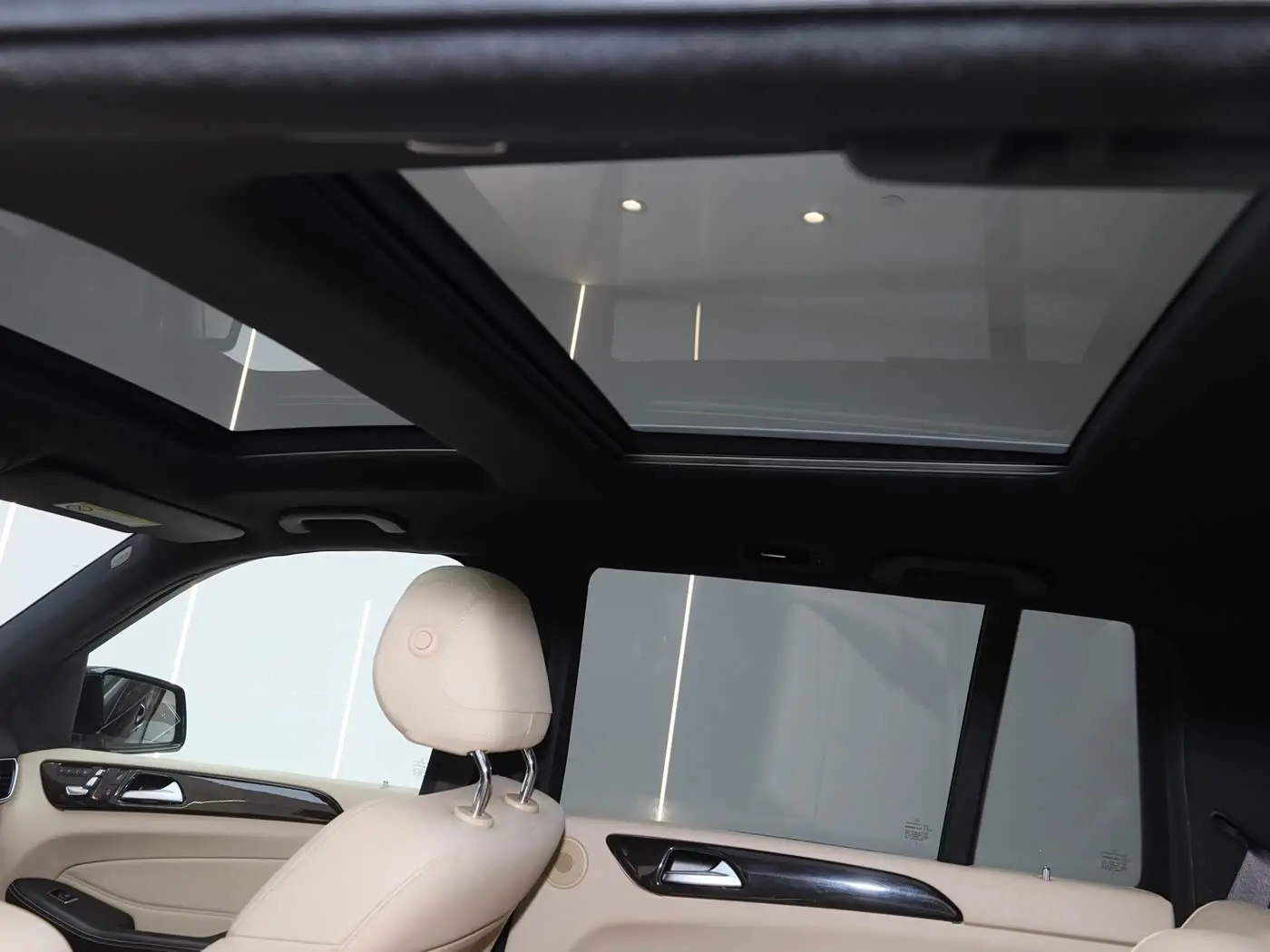 Mercedes-Benz GLS 2018 — Photo 17/20