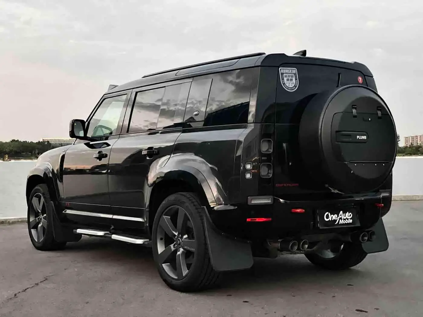 Land Rover Defender 2023 — Фото 3/9