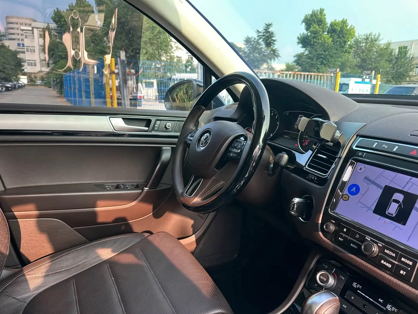 Volkswagen Touareg 2017 — Photo 12/20