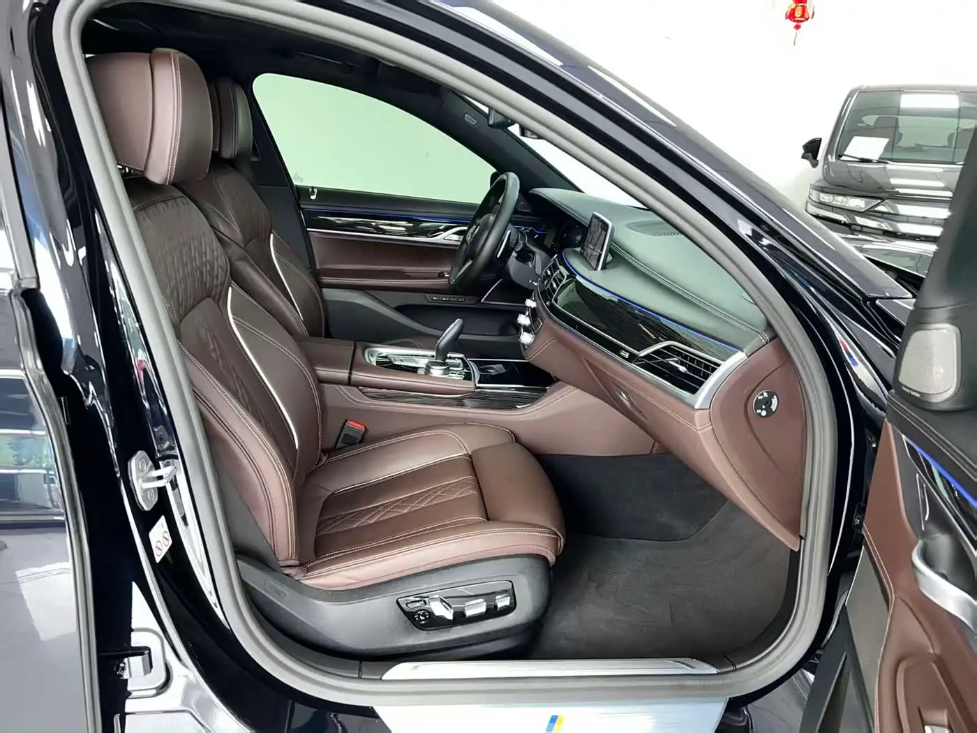 BMW 7 Series 2020 — Photo 8/20