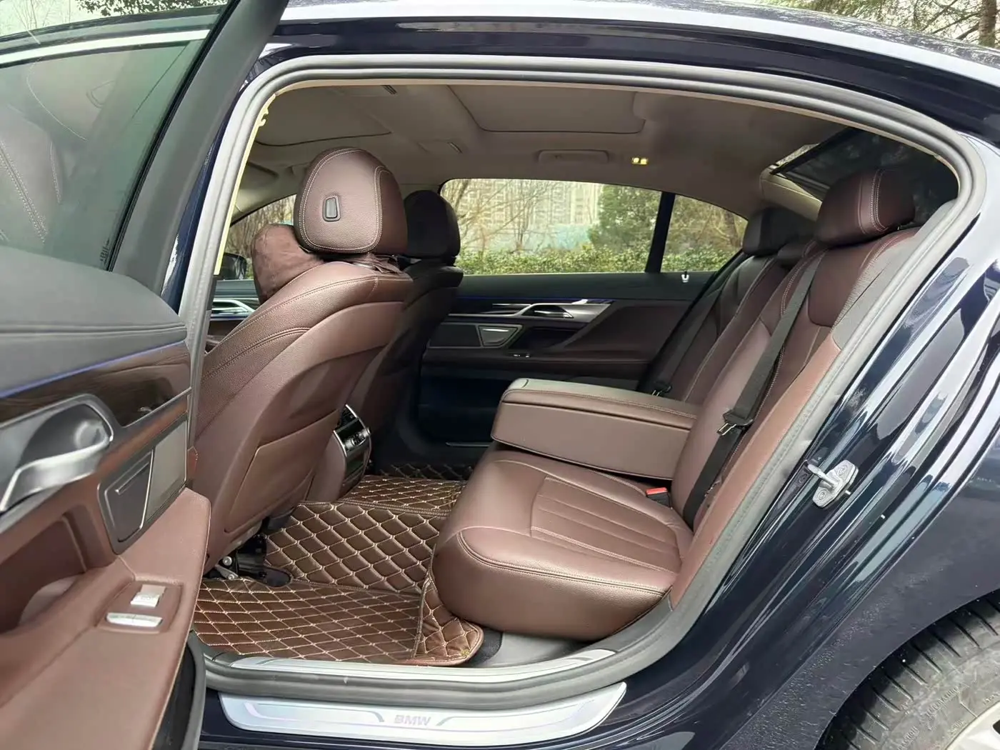 BMW 7 Series 2018 — Photo 10/13