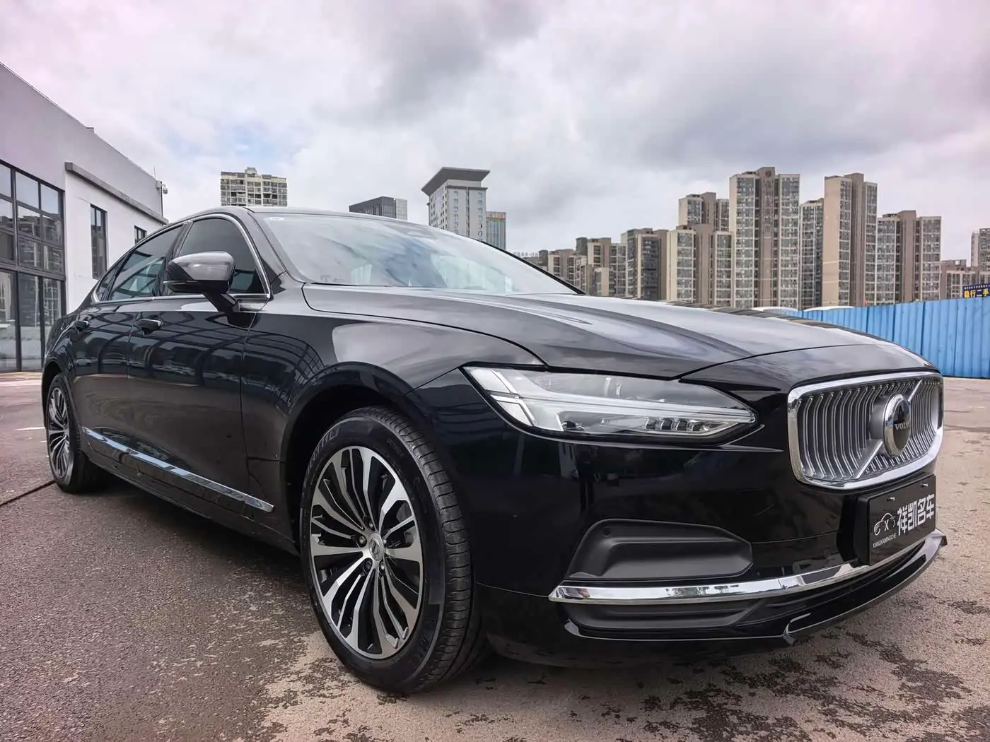 Volvo S90 2025 — Photo 6/12