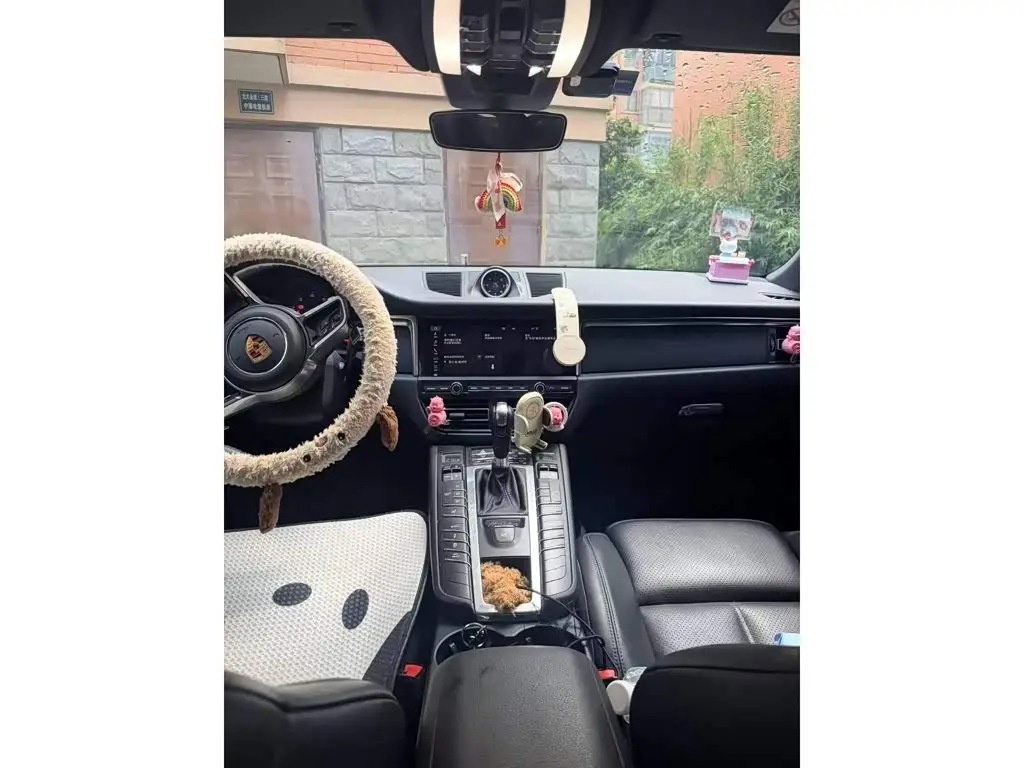 Porsche Macan 2019 — Photo 5/5