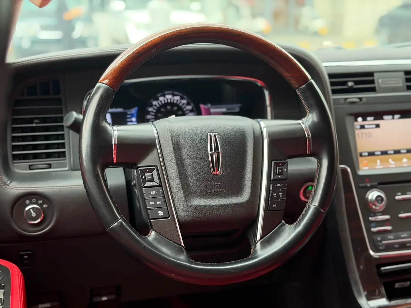 Lincoln Navigator 2017 — Фото 13/16