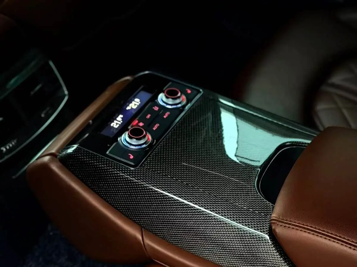Audi S8 2014 — Photo 12/13