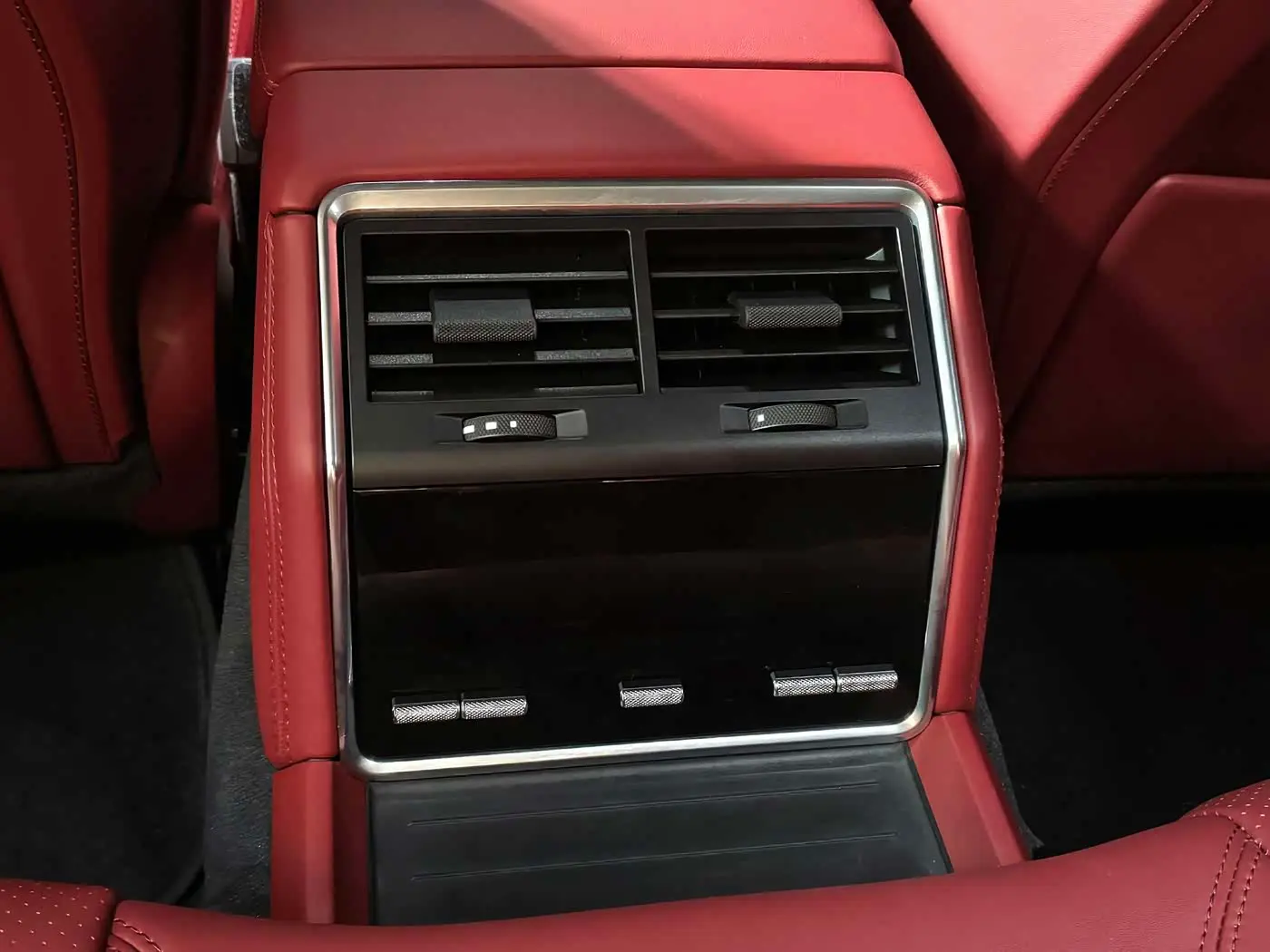 Porsche Panamera 2022 — Photo 8/14