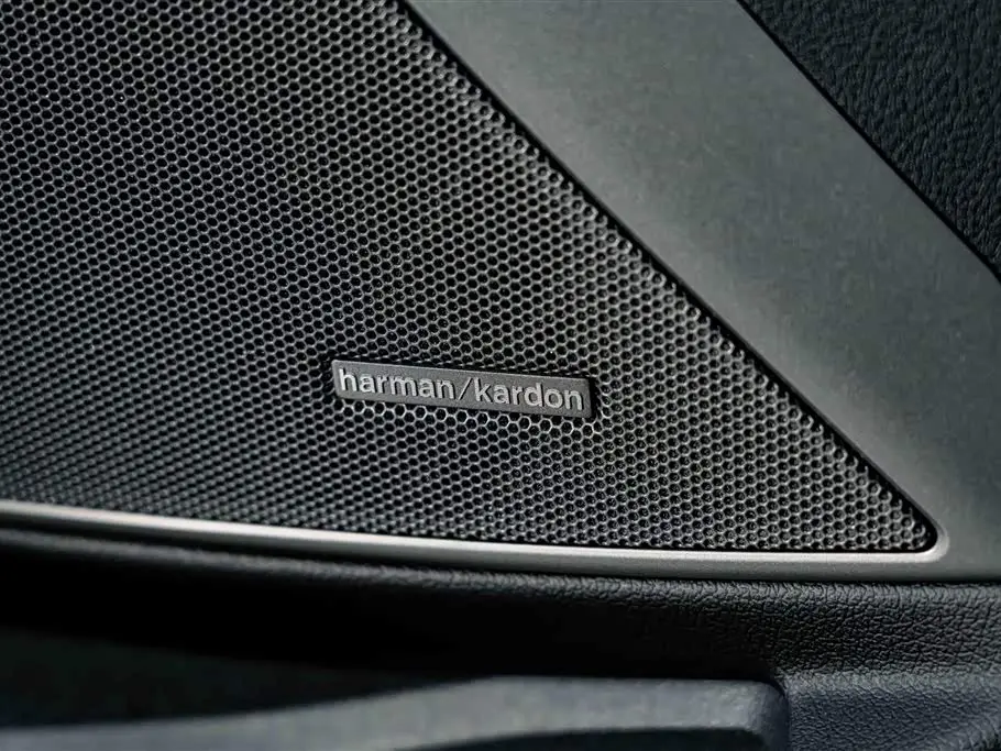 BMW 3 Series 2025 — Photo 19/20