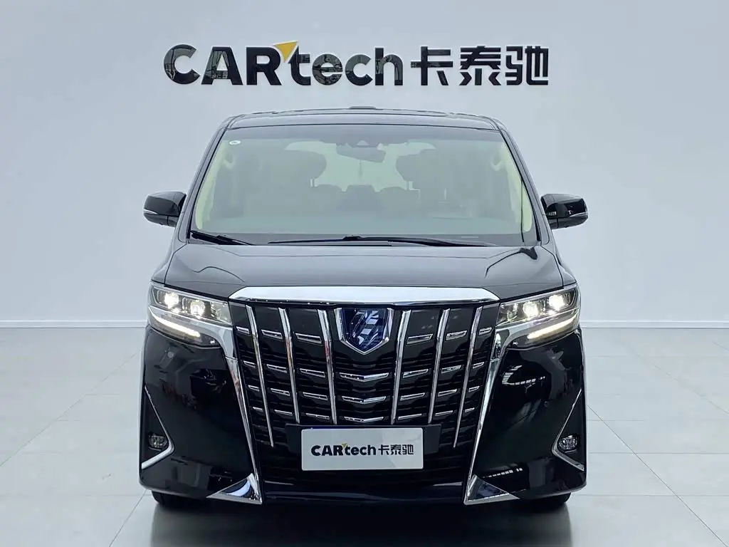 Toyota Alphard 2022 — Photo 1/20