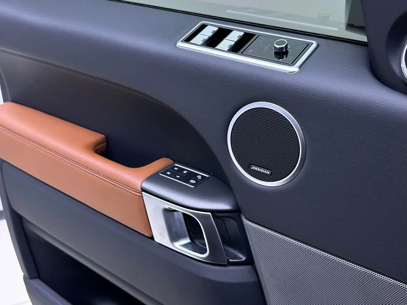 Land Rover Range Rover Sport 2017 — Photo 10/17