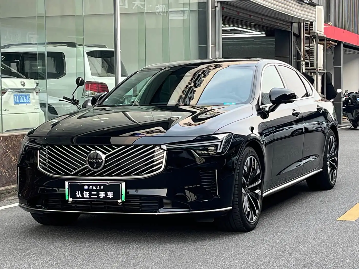 Volvo S90 Plug-in Hybrid, 2025