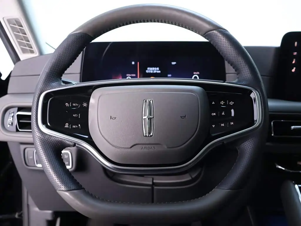 Lincoln Aviator 2024 — Photo 16/20