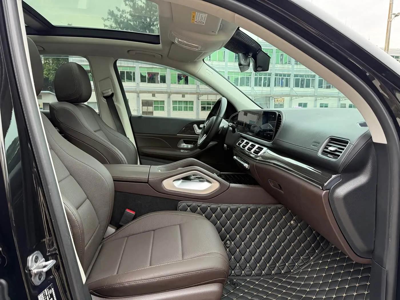 Mercedes-Benz GLE 2022 — Photo 10/19