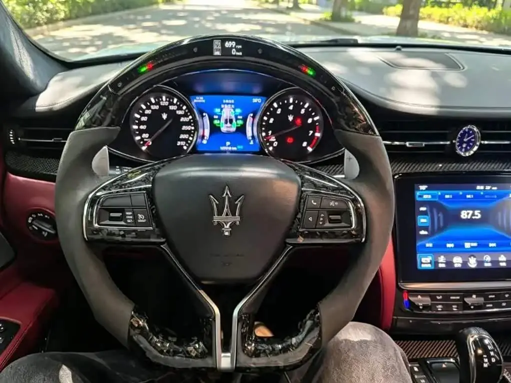 Maserati Quattroporte 2018 — Şəkil 6/9