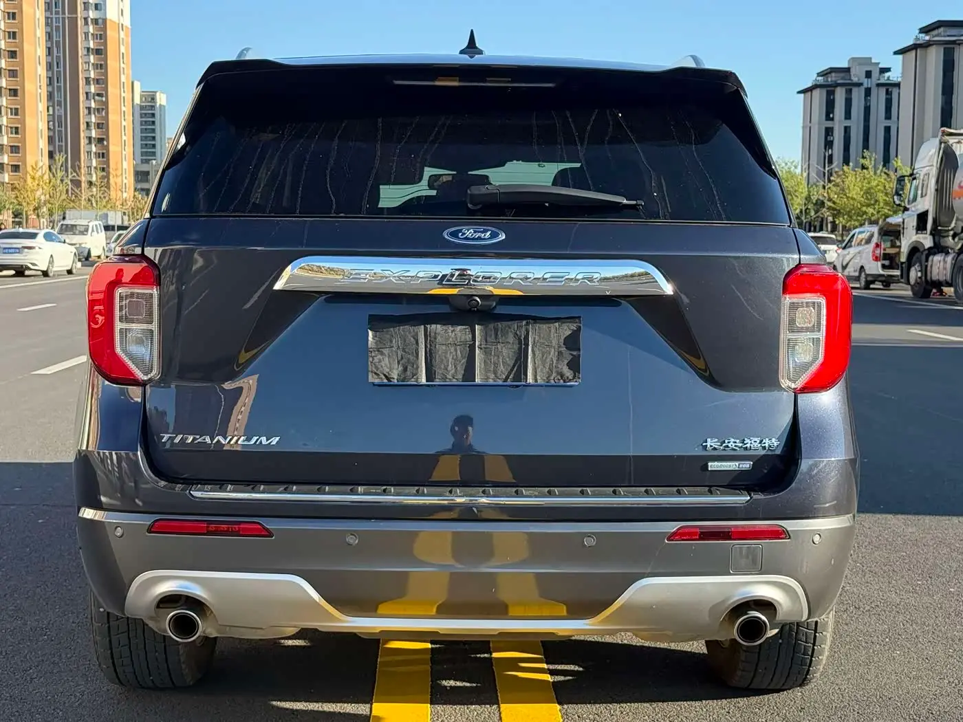 Ford Explorer 2021 — Photo 8/9
