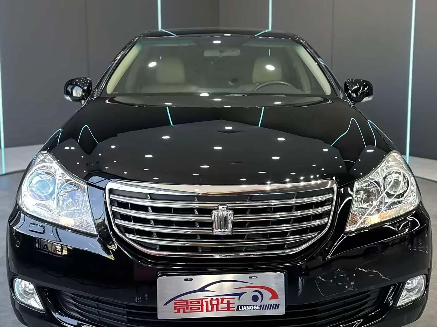 Toyota Crown 2012 — Photo 2/12