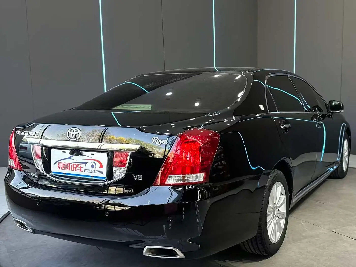 Toyota Crown 2012 — Photo 6/12
