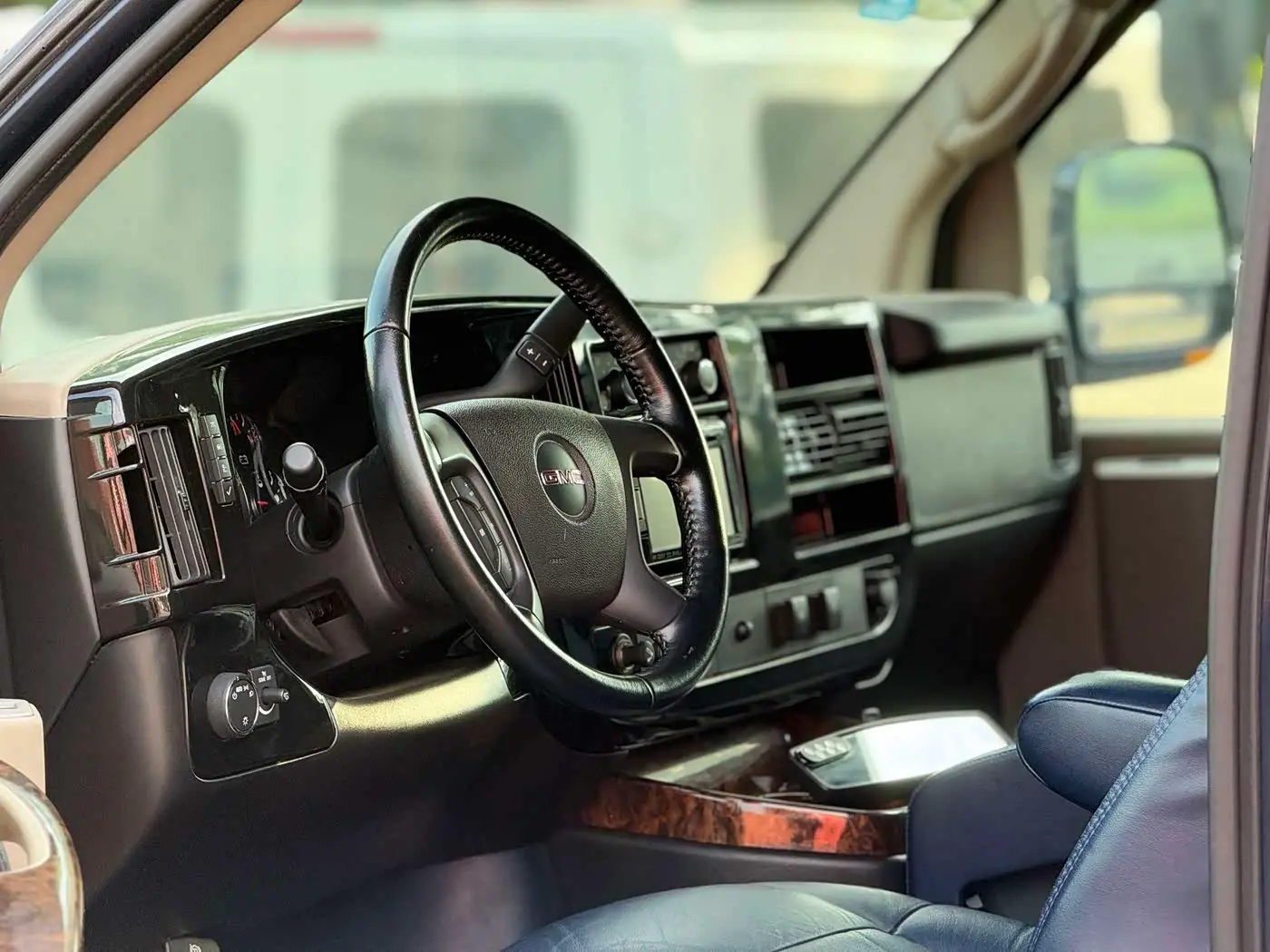 GMC Savana 2016 — Şəkil 5/14