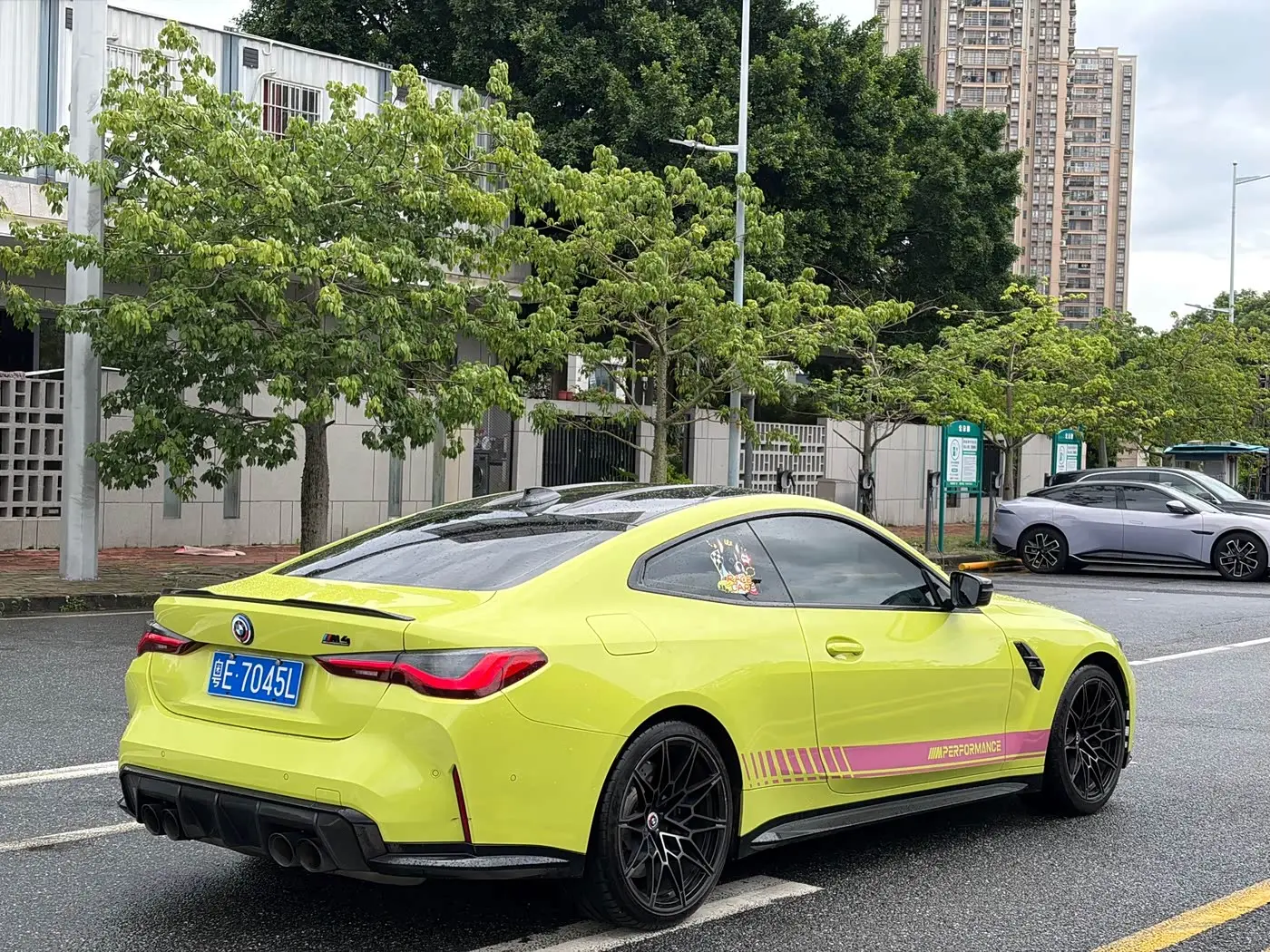 BMW M4 2023 — Photo 4/12