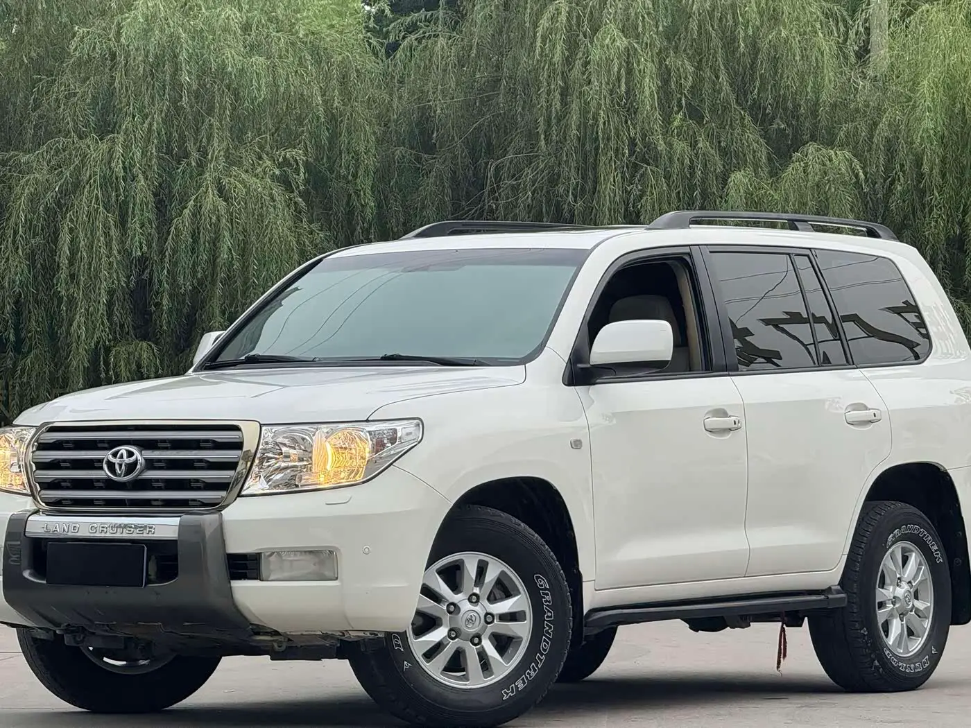 Toyota Land Cruiser 2011 — Photo 1/20