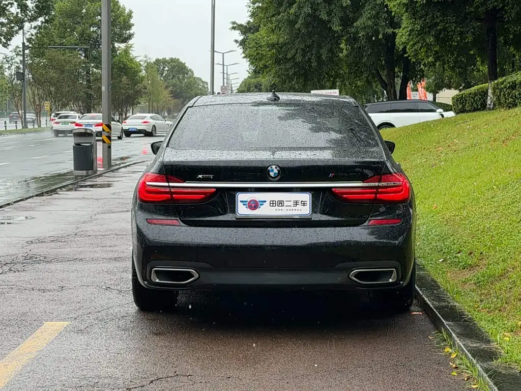 BMW 7 Series 2018 — Photo 5/14