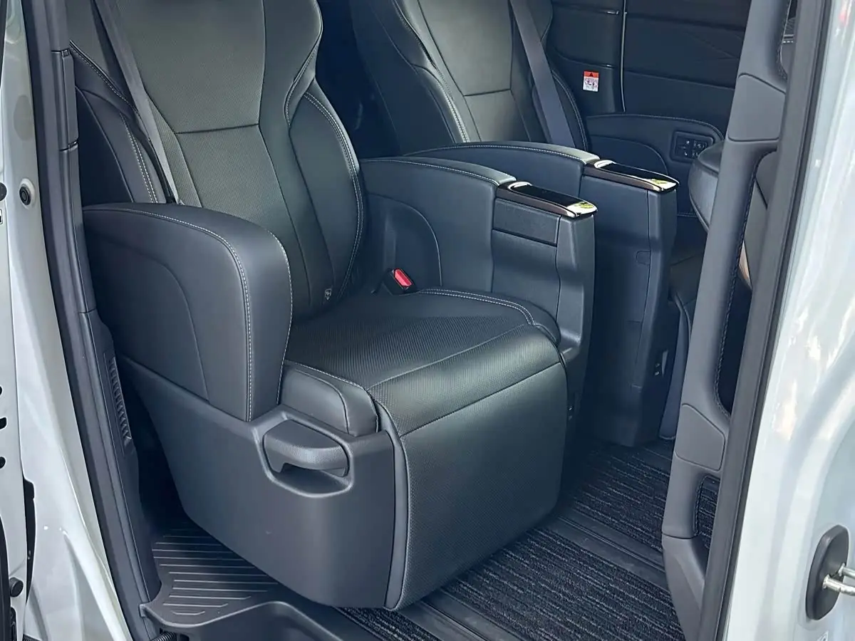 Toyota Alphard 2026 — Şəkil 6/15