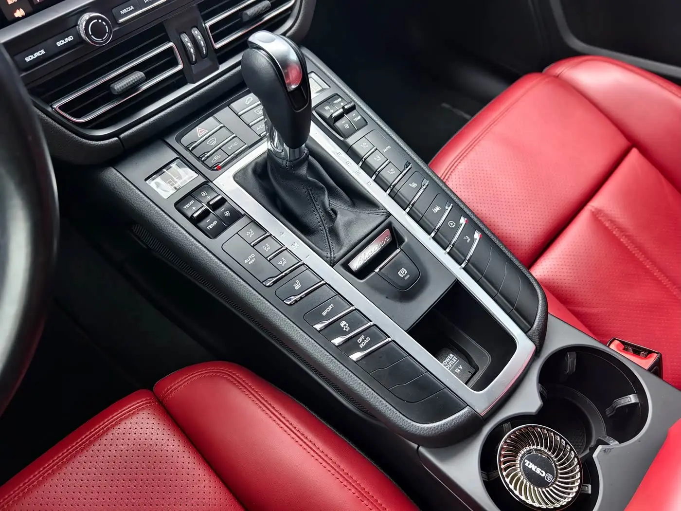 Porsche Macan 2021 — Photo 7/12
