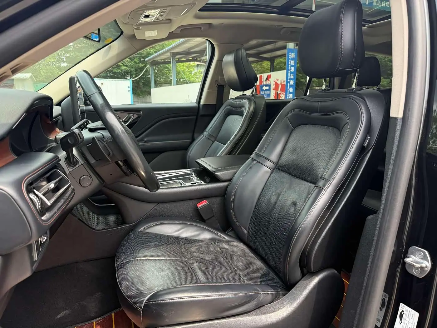 Lincoln Aviator 2021 — ფოტო 4/10