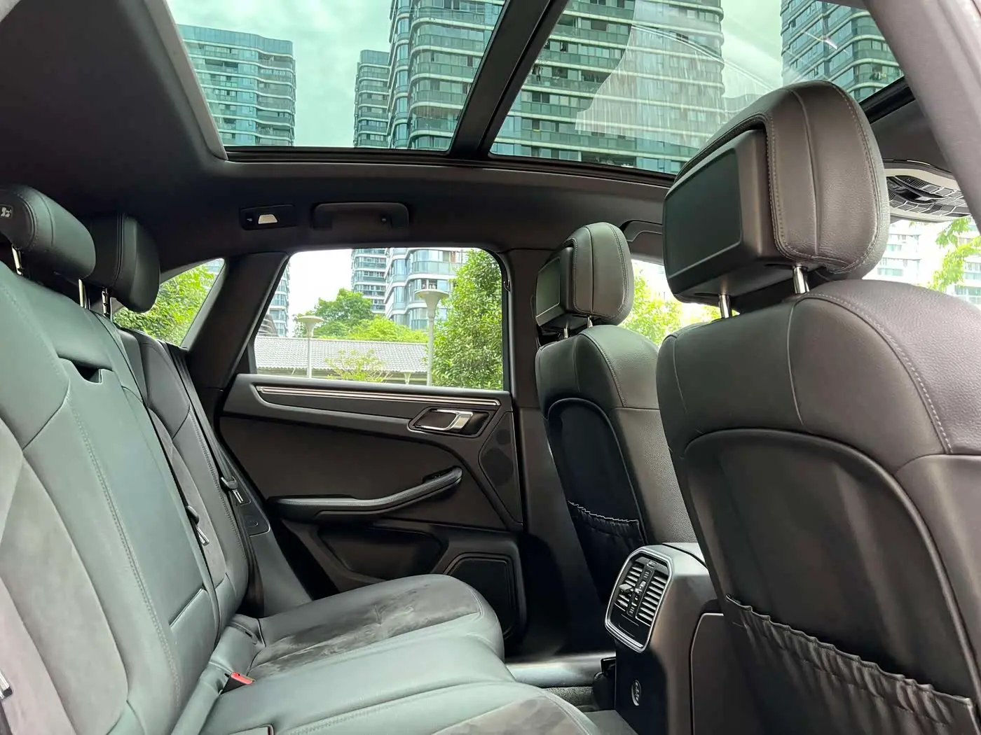 Porsche Macan 2019 — Photo 13/18