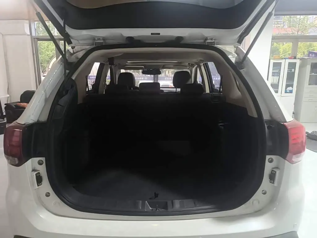 Mitsubishi Outlander 2018 — Şəkil 19/20