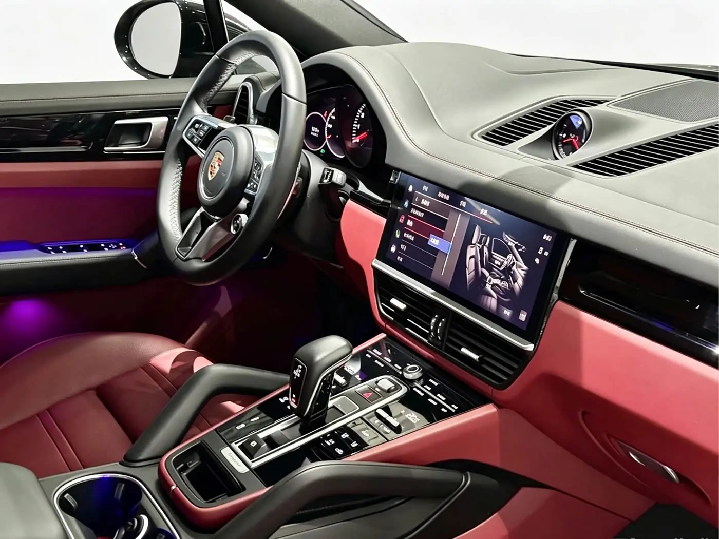 Porsche Cayenne 2023 — Photo 9/13