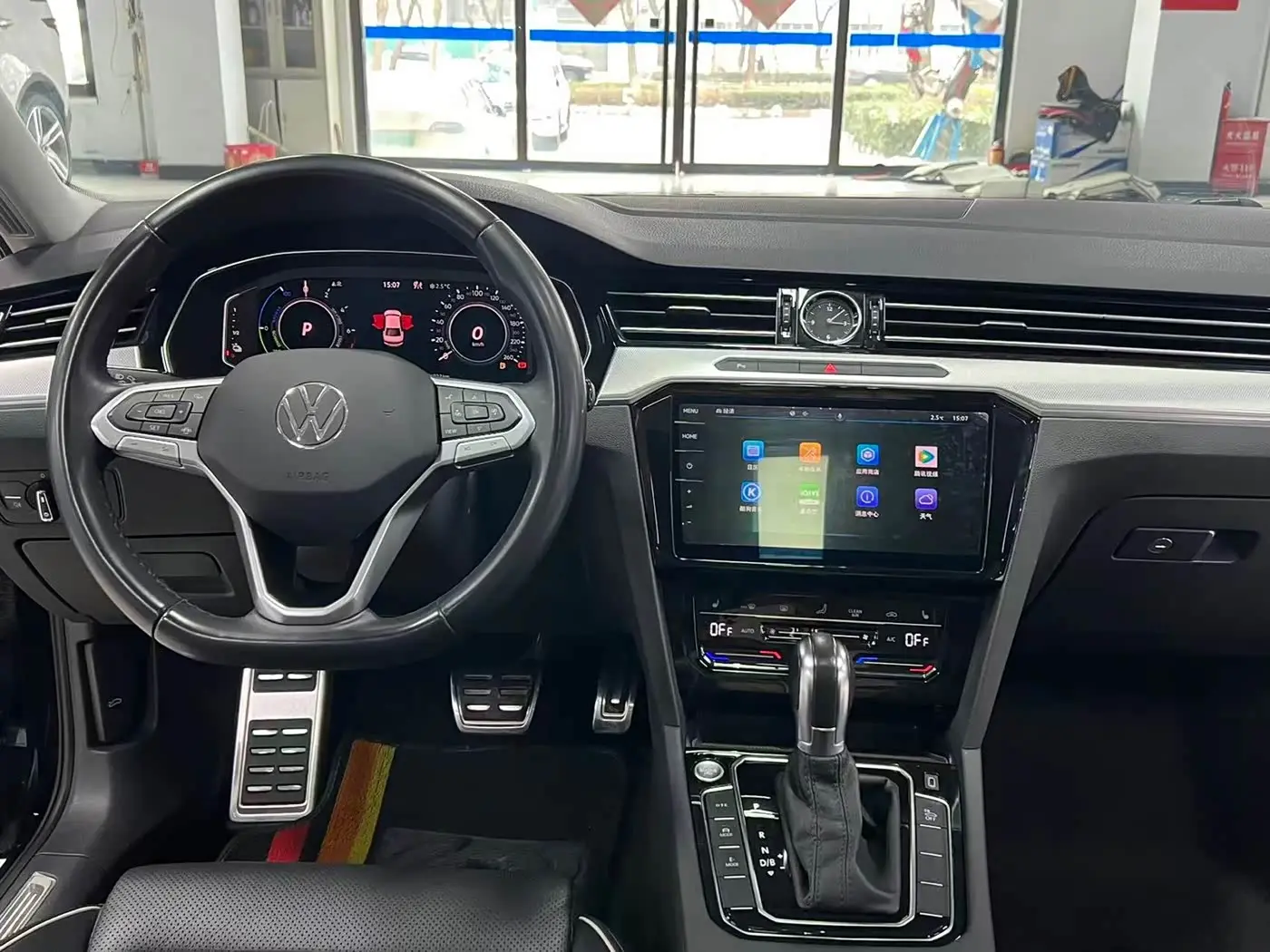 Volkswagen Magotan GTE Plug-in Hybrid 2023 — Фото 11/18