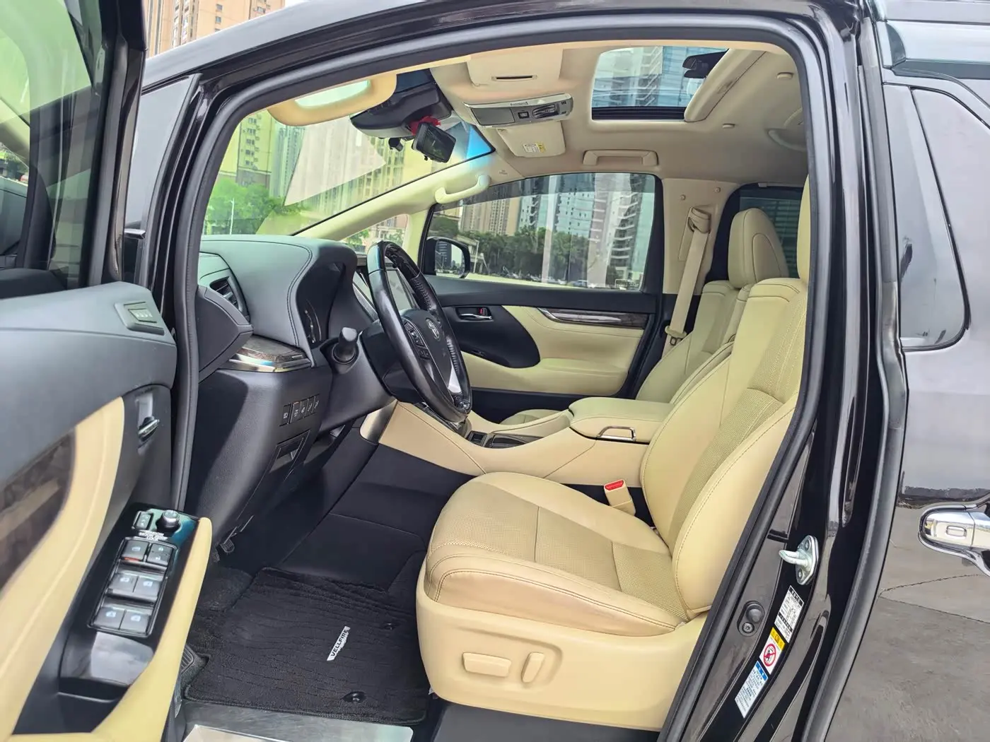 Toyota Vellfire 2020 — Photo 6/20