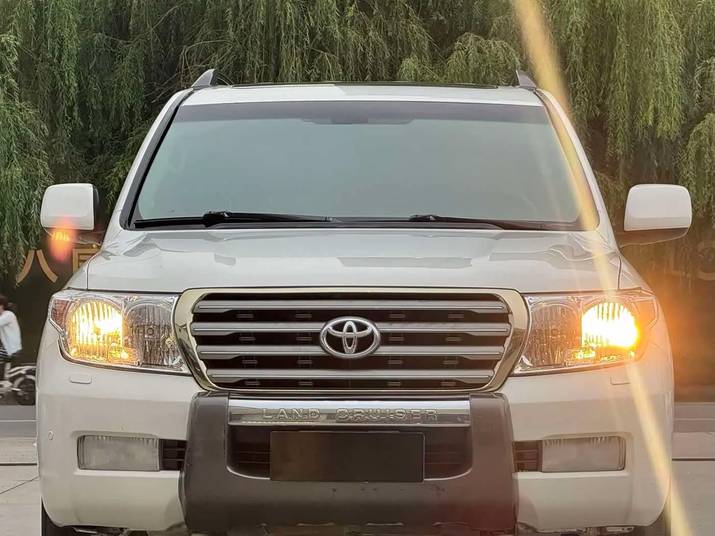 Toyota Land Cruiser 2011 — Photo 2/20