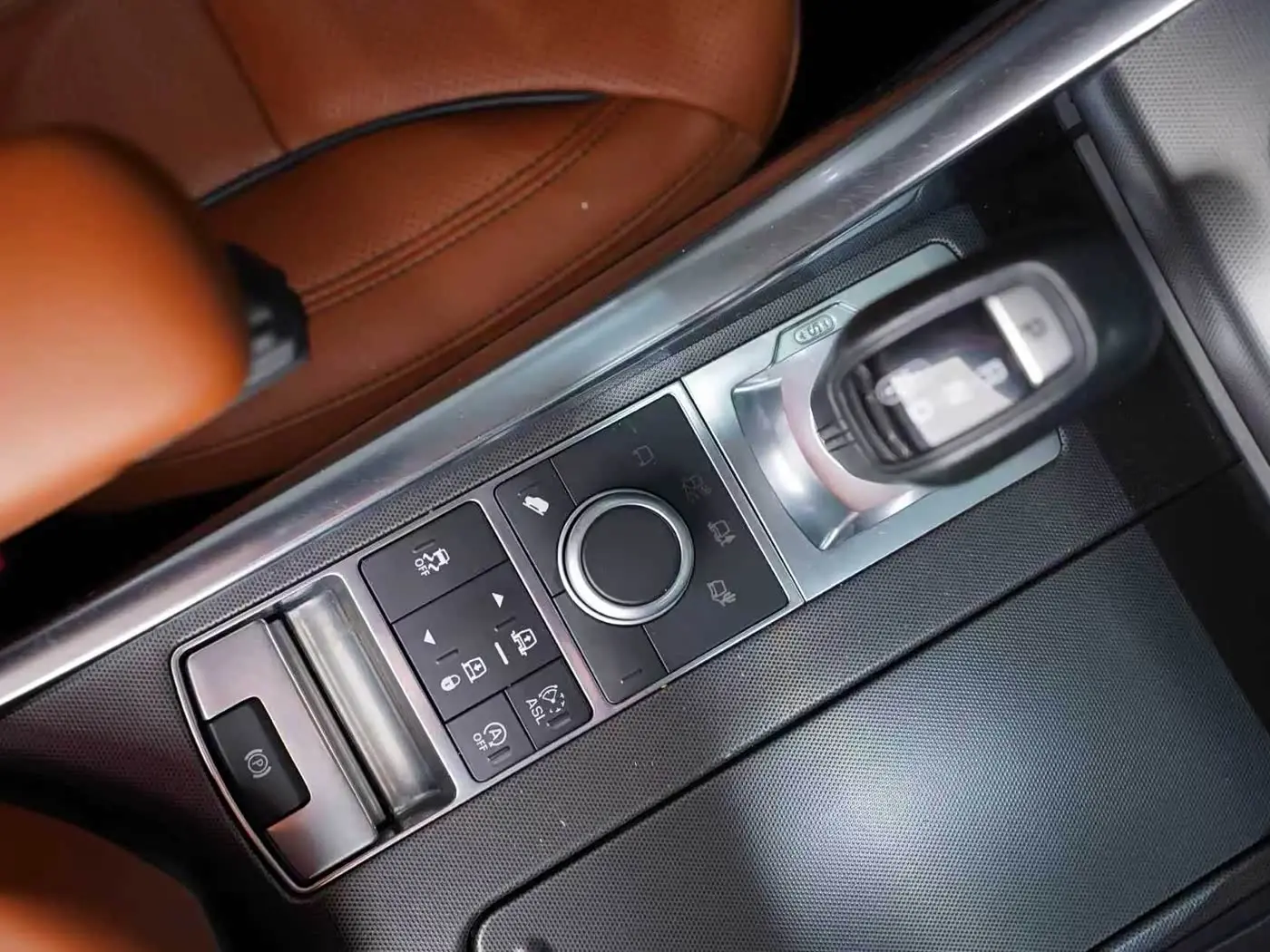 Land Rover Range Rover Sport 2016 — Фото 13/15