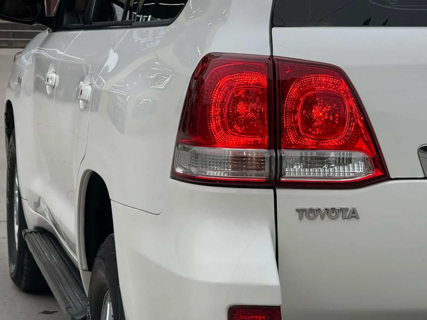 Toyota Land Cruiser 2011 — Photo 18/20