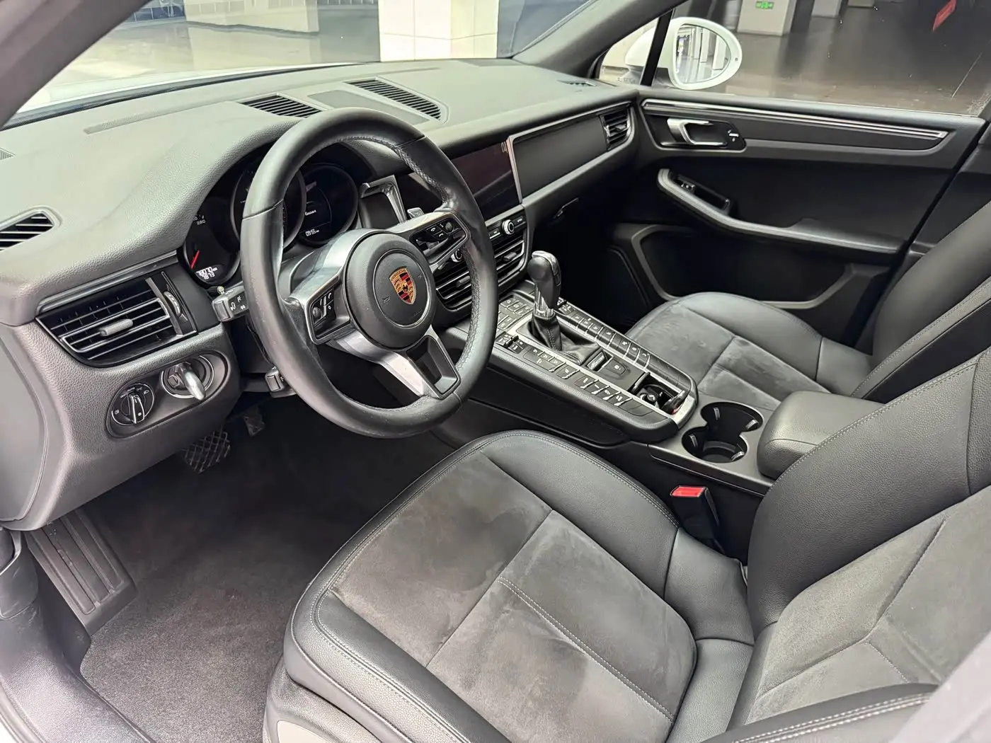 Porsche Macan 2019 — Photo 11/20