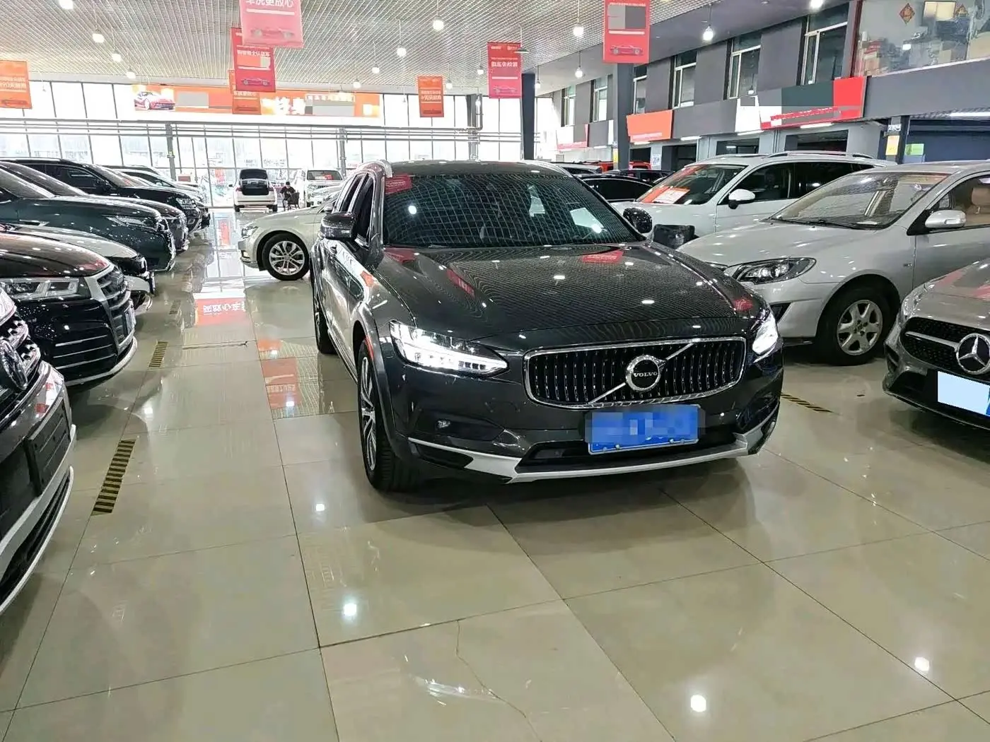 Volvo V90 2021 — Photo 3/9