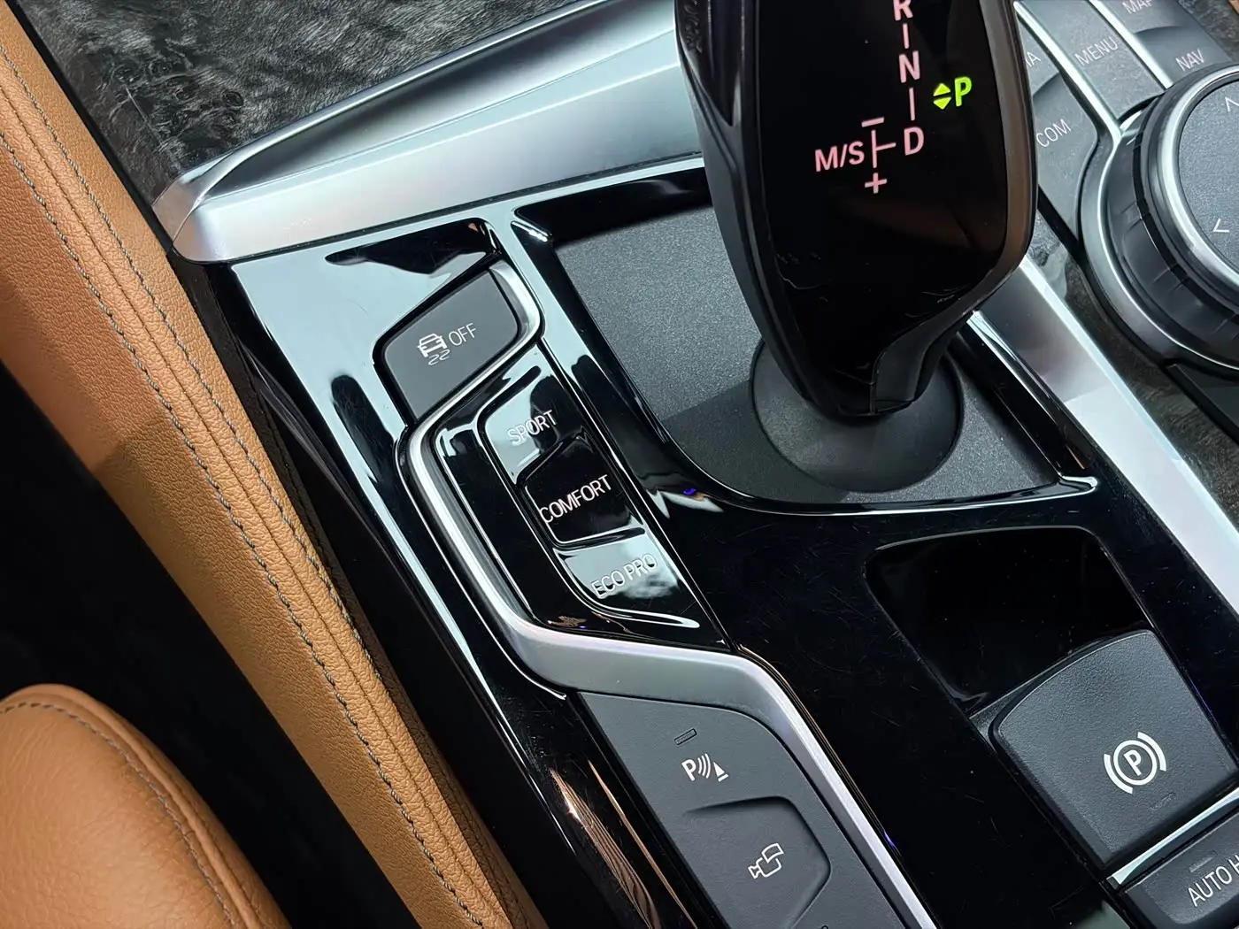 BMW 6 Series GT 2019 — Фото 14/18